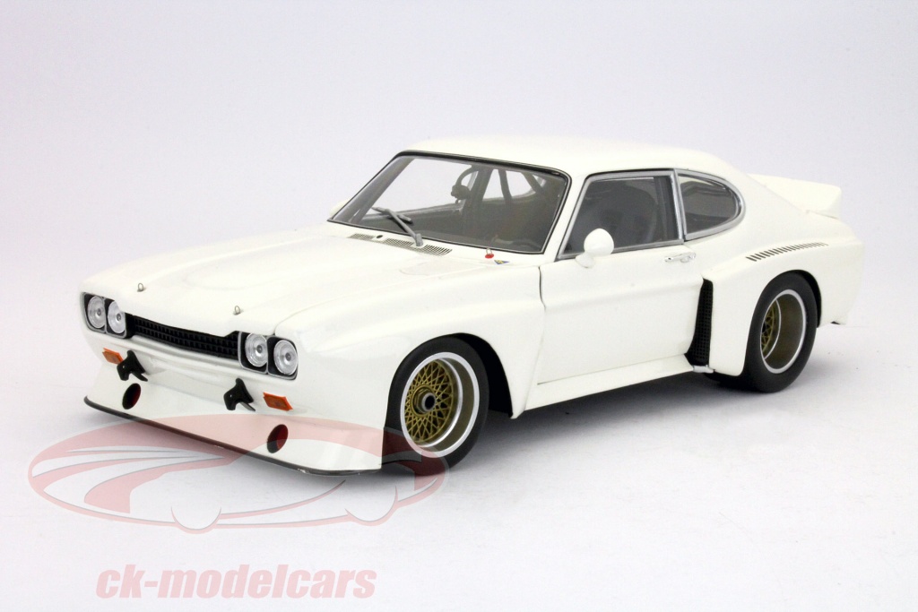 MINICHAMPS フォードカプリ RS 3100 1974 1/18
