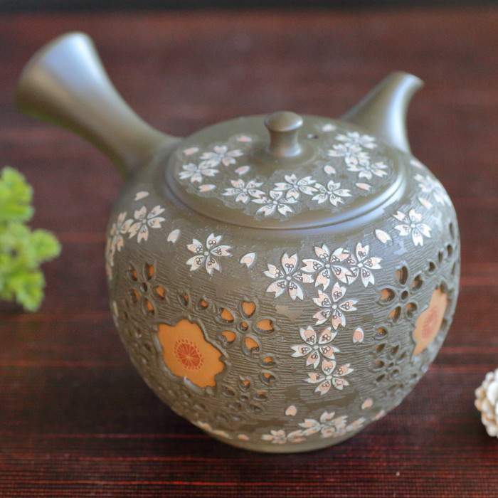 間野舜園 常滑焼 印籠蓋緑泥透かし彫り桜紋急須 満容量300ml 桐箱