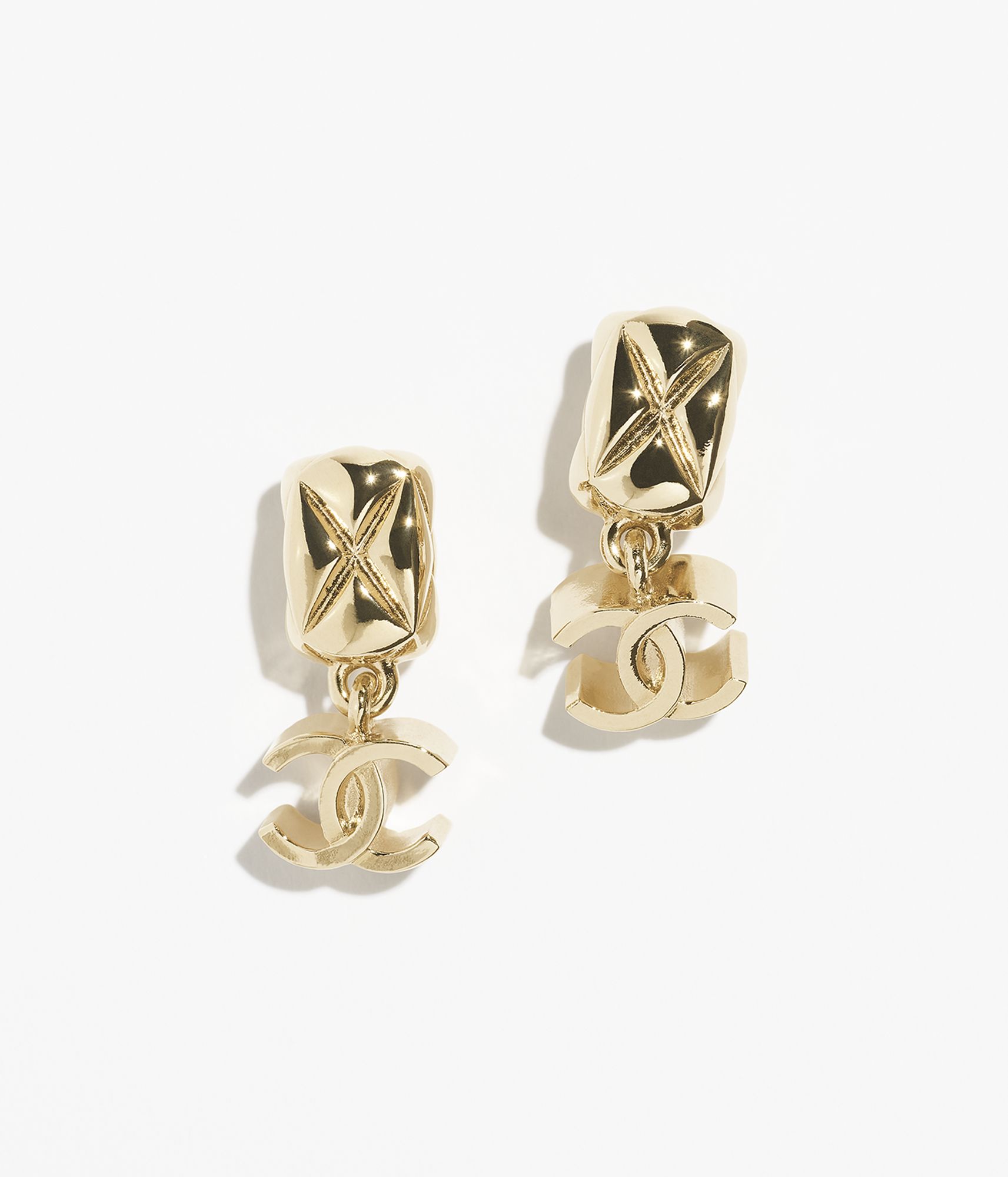 ピアス - メタル、ゴールド — ファッション | CHANEL シャネル