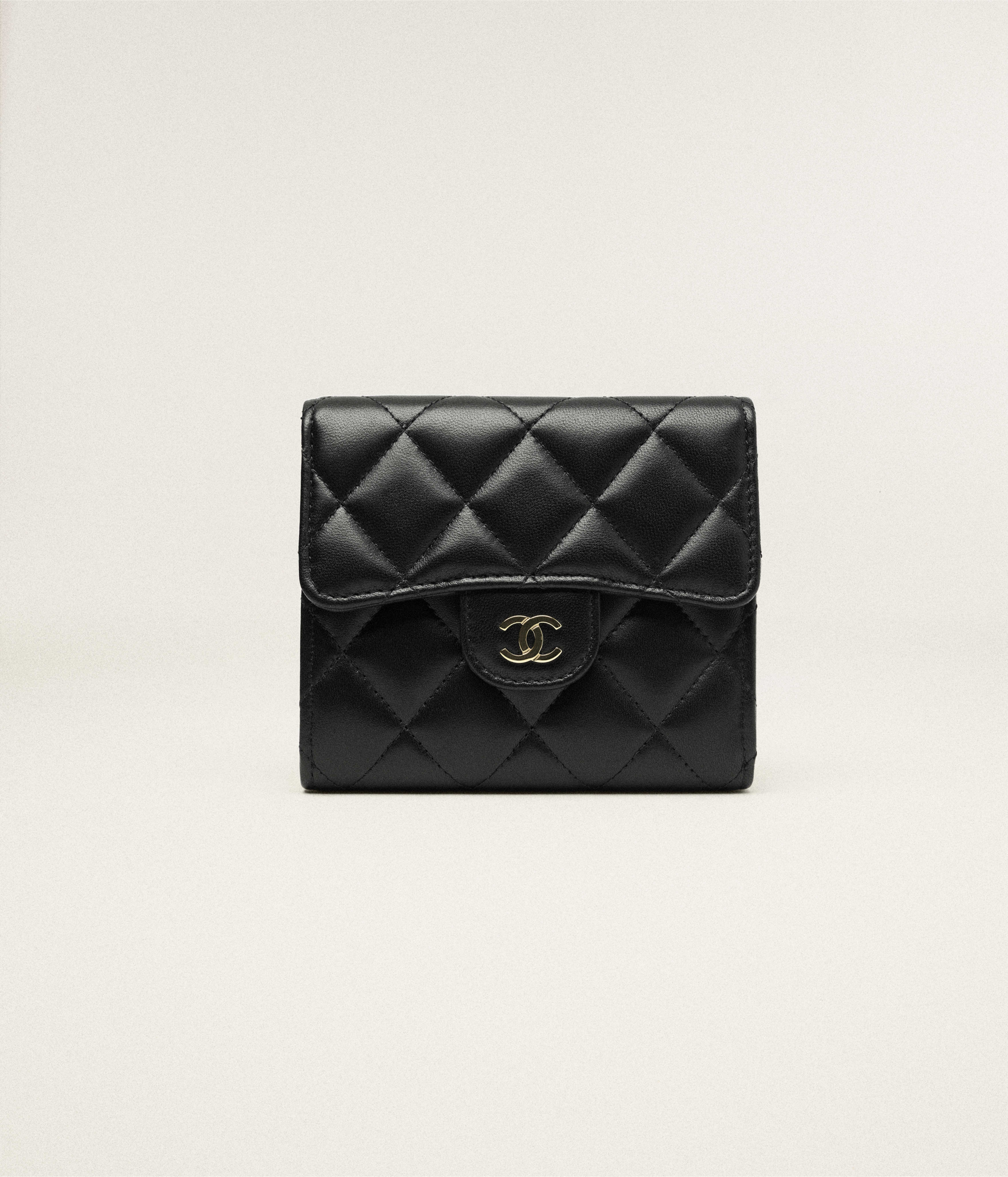 CHANEL 二つ折り財布 ブラック