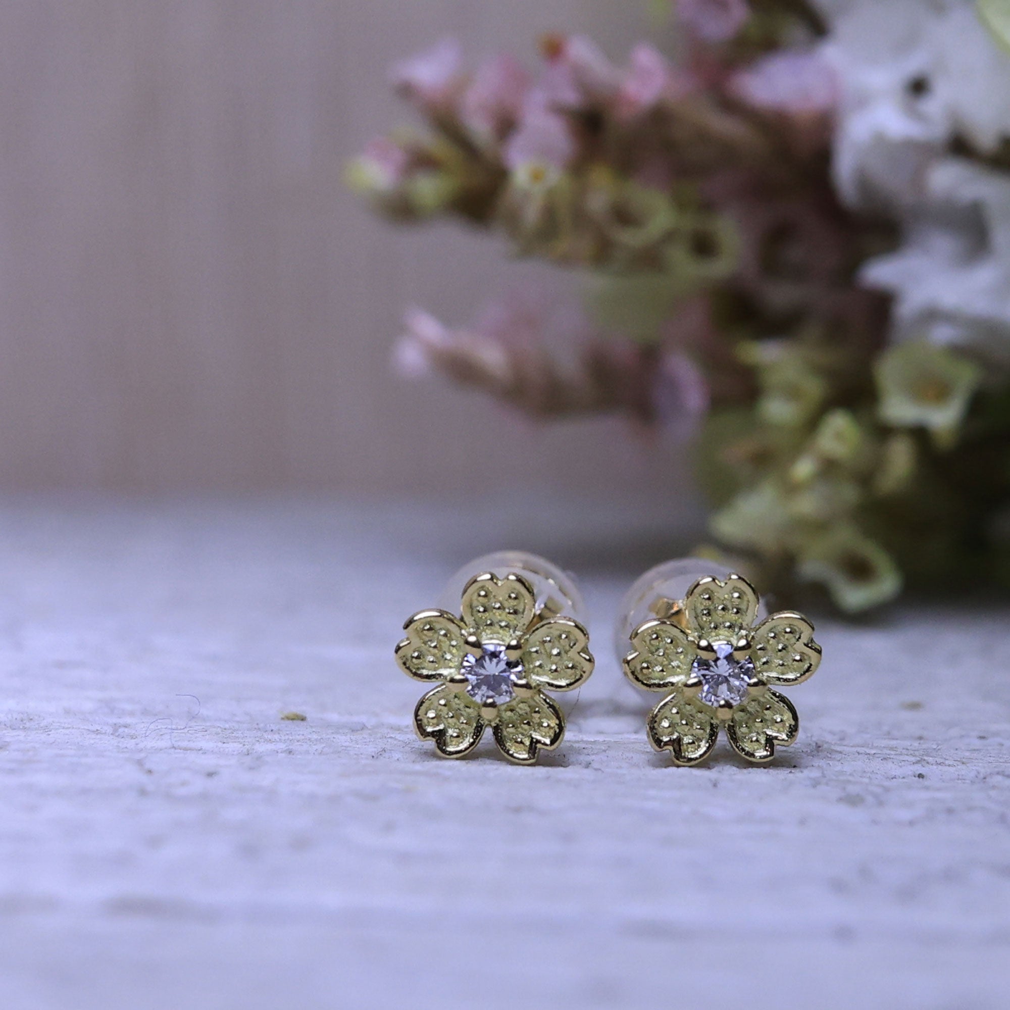 K18イエローゴールド「桜」ピアス – 宝石修飾工房波多ゑ