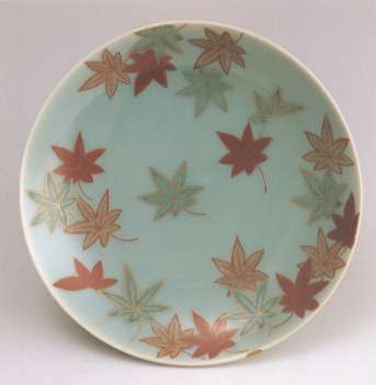 青磁色絵紅葉文皿/伊万里市