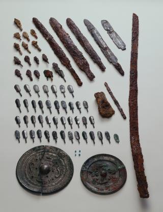 七観古墳の研究 ―1947年・1952年出土遺物の再検討― 上野塚廻り古墳群