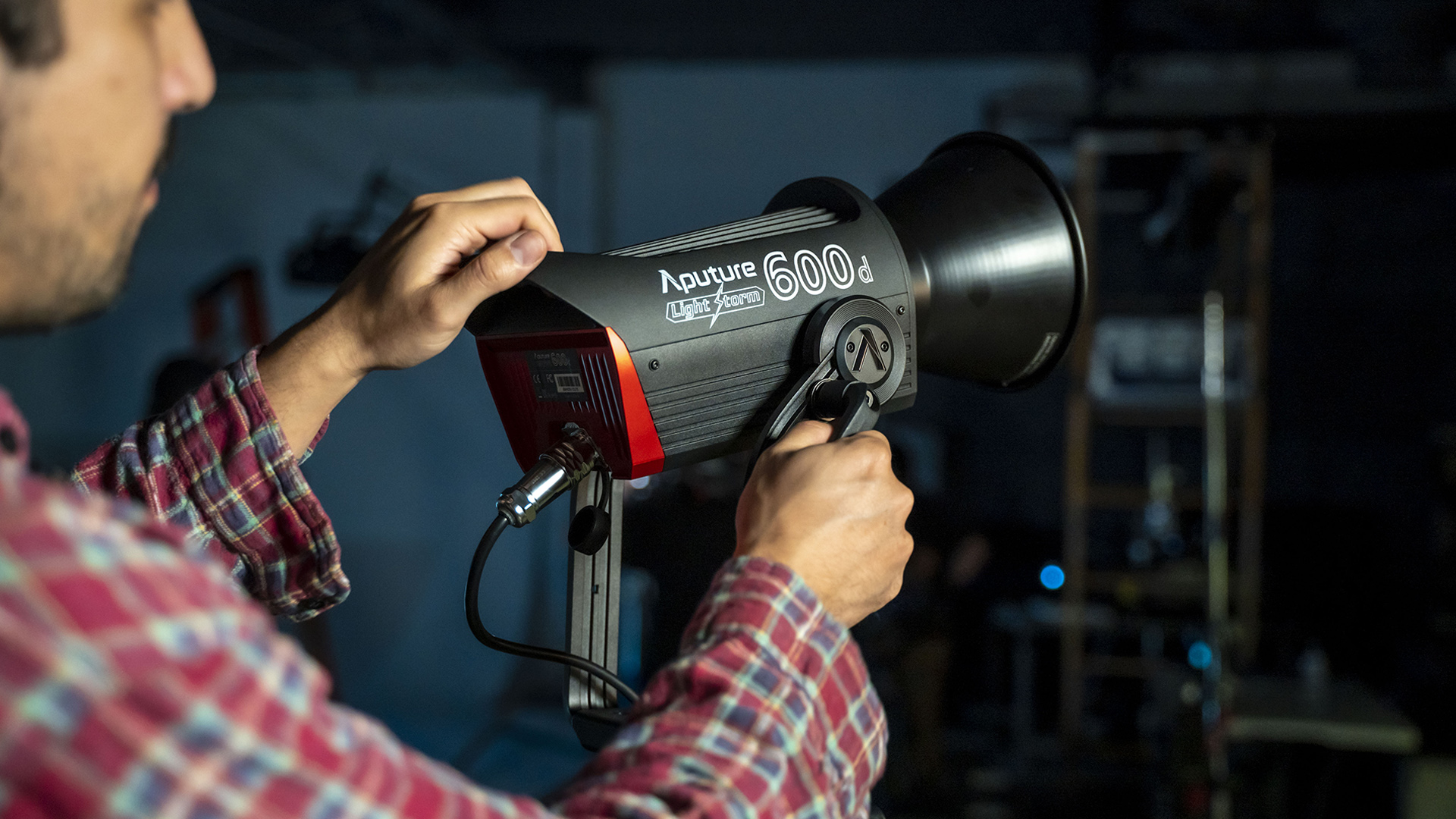 AputureがLS 600dを発売 | CineD