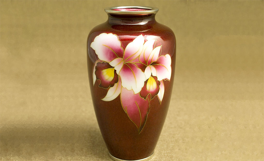 七宝焼 赤透釉 薔薇文 花瓶 唐木台・時代箱付 V R9466 七宝焼 赤透釉