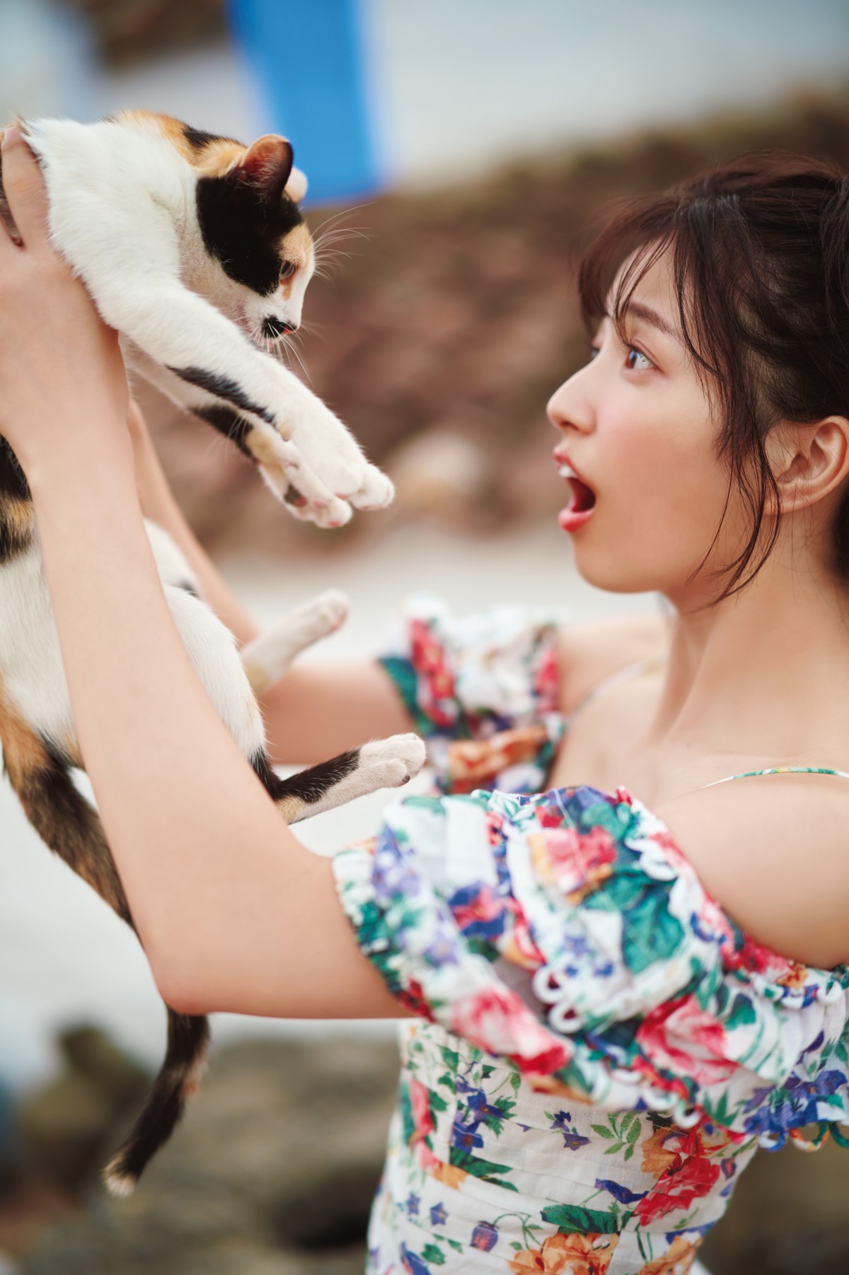 写真）乃木坂46・五百城茉央1st写真集、裏表紙4種類公開 秋元康による