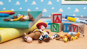 アンディが来た！」をフィギュア化 『トイ・ストーリー』新作カプセル