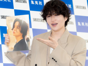 V6・三宅健、山田涼介主演『セミオトコ』に出演決定 伝説の“おバカ