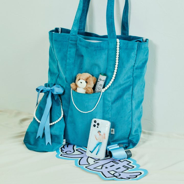 9色の推し色から選べるトートバッグとペンライトポーチが登場<br