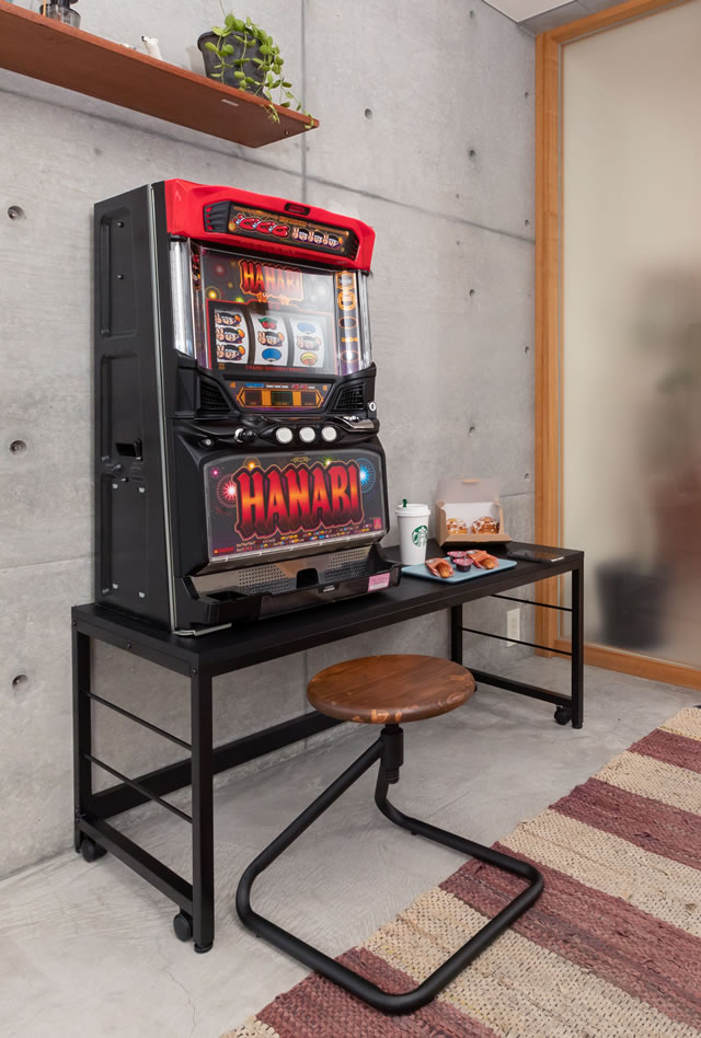 其の24】中古テーブルを加工したパチスロ実機を置く台（2台用シンプル