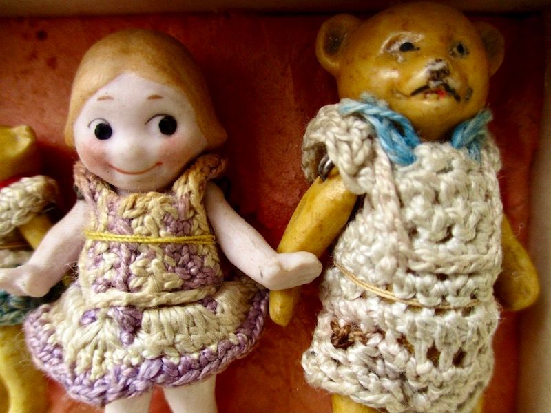 アンティークスノーベビービスクドール2体