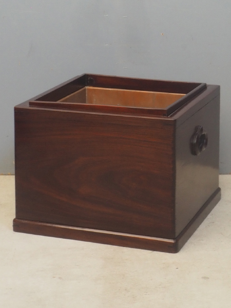 角火鉢 紫檀製 木製 瓢箪取っ手 内銅 囲炉裏 手あぶり A 角火鉢 紫檀製 木製 瓢箪取っ手 内銅 囲炉裏 手あぶり A