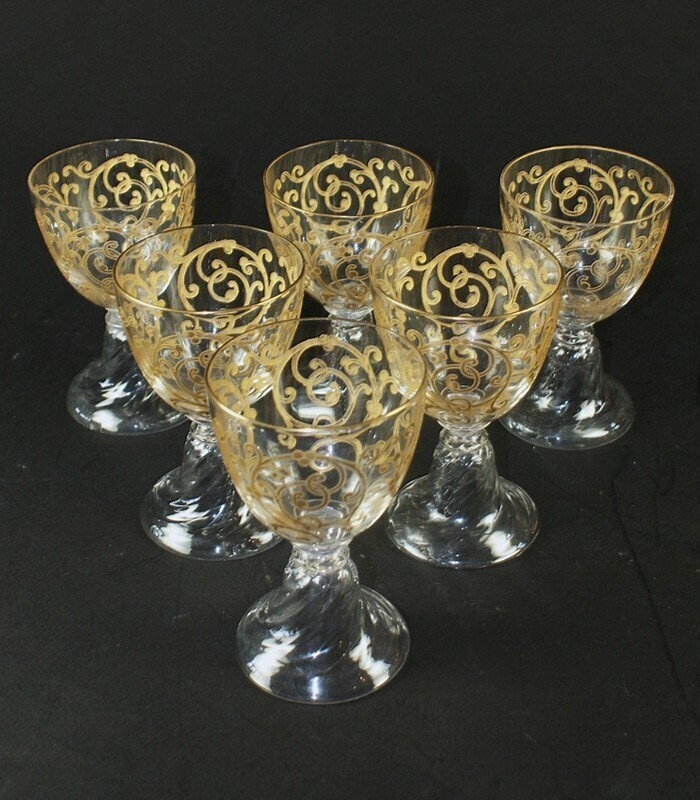 ヴィンテージ リモージュワイングラス 金粒 紫色の高脚グラス 金色装飾