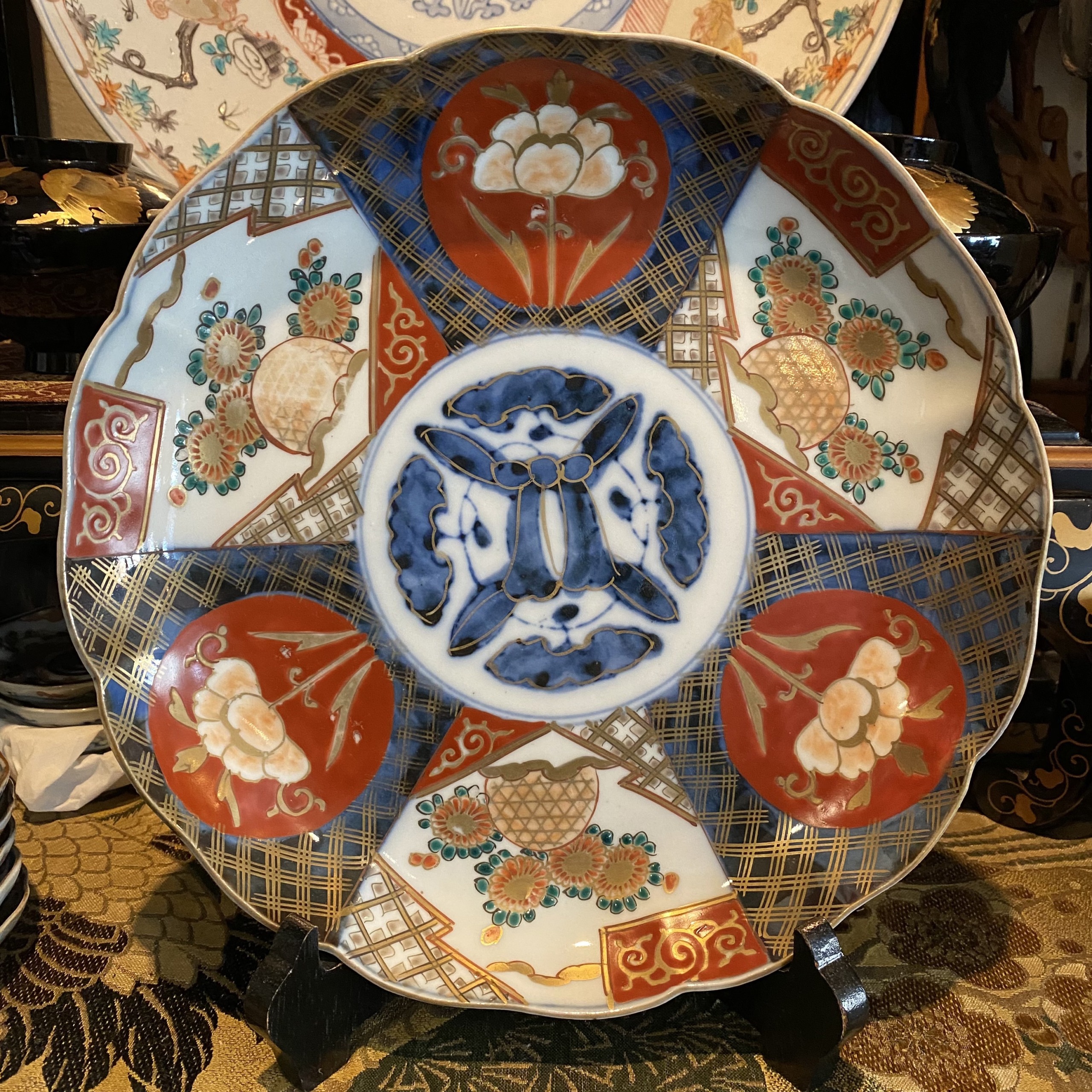 絢爛豪華】明治時代 古伊万里 オンライン 金彩色絵 花籠図 花尽し 28.1