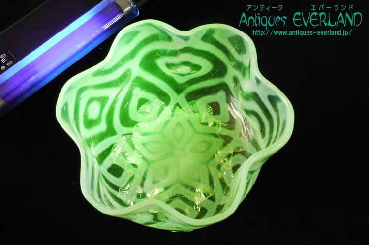 ボヘミアン ウランガラス ボウル