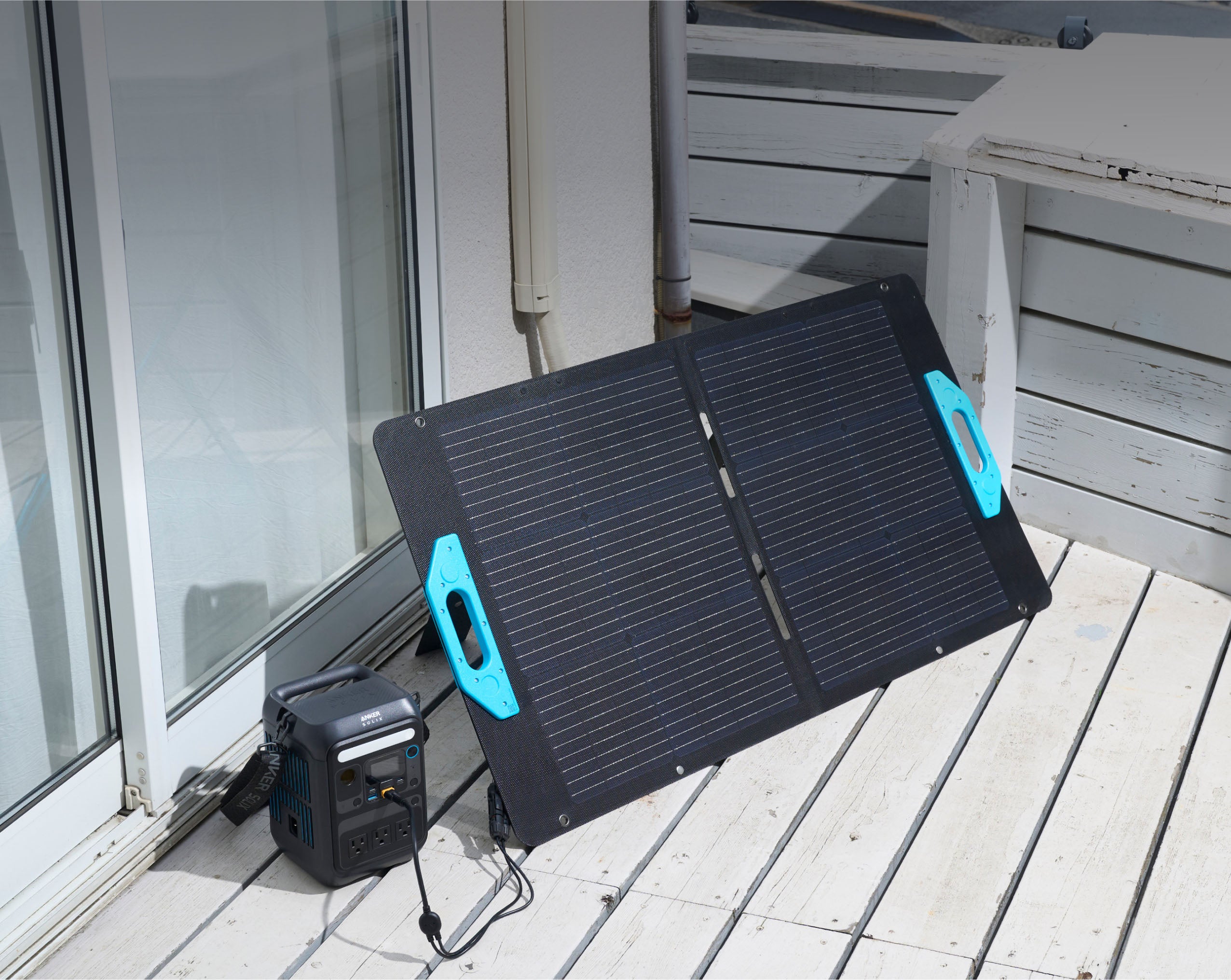 Anker Solix C300 Portable Power Station | 家族を守る、防災への第一