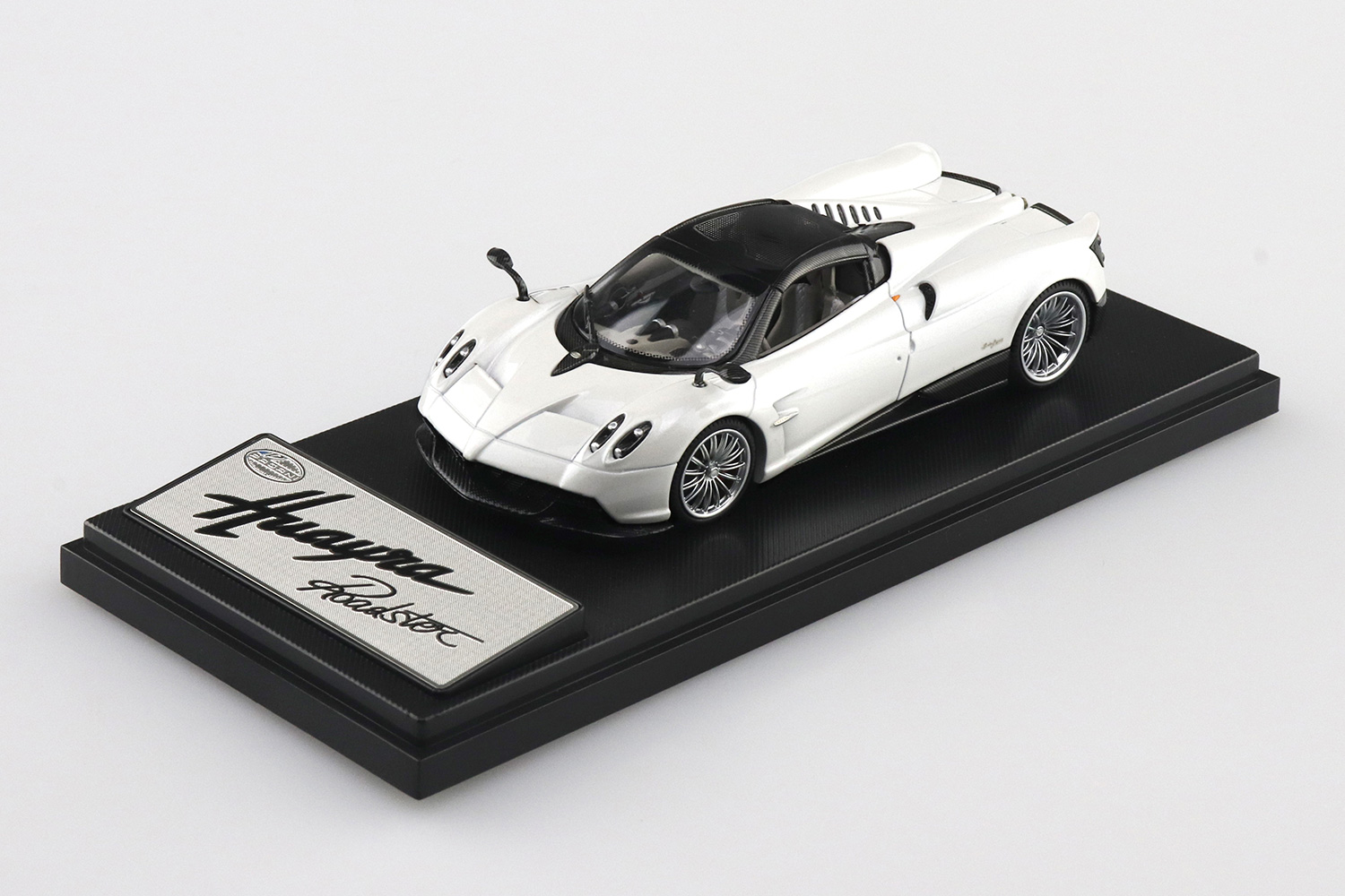 1/43 PAGANI Huayra Roadster(ホワイト)｜株式会社 青島文化教材社