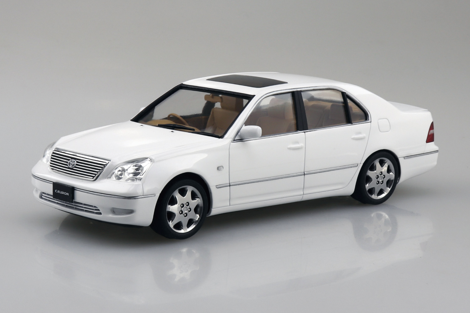 1/24 トヨタ UCF30 セルシオ '00｜株式会社 青島文化教材社