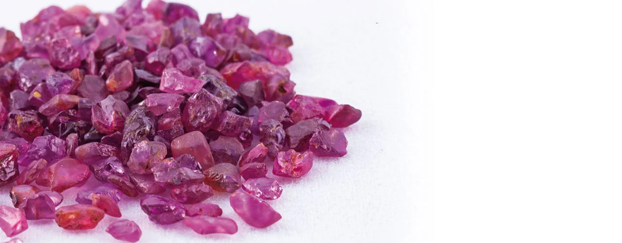 ピンクサファイア ベトナム産 鉱物標本 原石 宝石 鉱石 ルビー 天然石