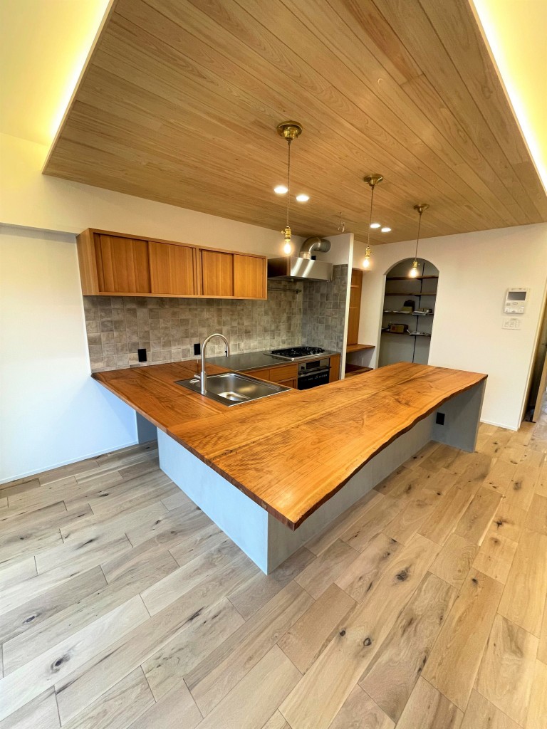 オーダーメイド家具 キッチンカウンター天板【桜/サクラ】無垢 2枚ハギ