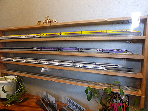 Nゲージディスプレイ用棚｜お客様活用事例 10152232｜アクリ屋ドットコム