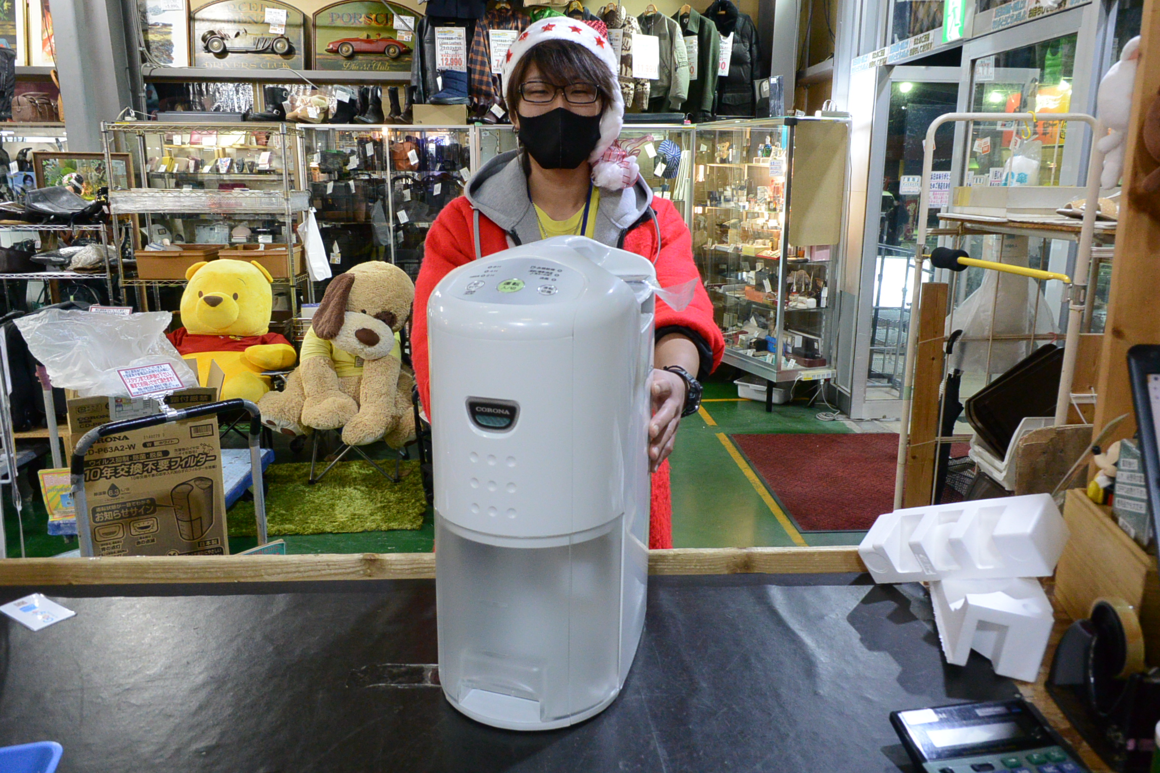 コロナ 衣類乾燥除湿器 CD-P63A-B2020年製 コロナ 除湿機 CD-P63A-W