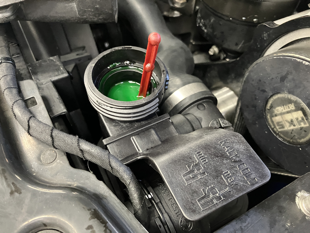 25年間使い続けたエアコン回りの部品交換を行いました（BMW E46