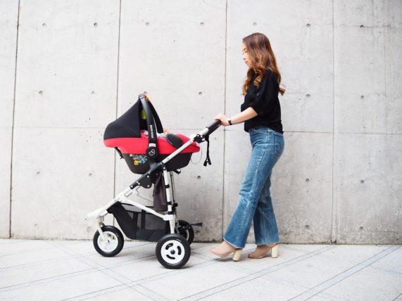 新生児の赤ちゃん、ペット、お買いものまで使える変身するベビーカー