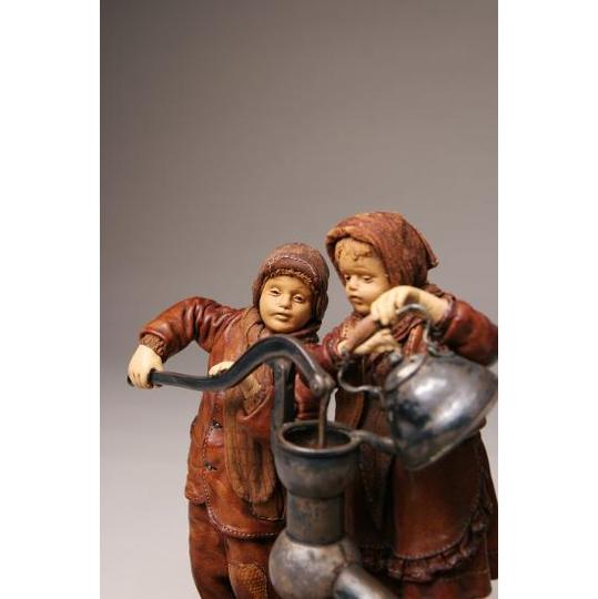 10％OFF】LEATHER DOLLS 老人と子供 革の人形 株式会社愛産商会｜愛知