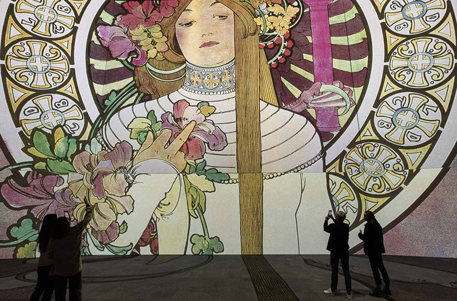 グラン・パレ・イマーシブ 永遠のミュシャ | ヒカリエホール（渋谷