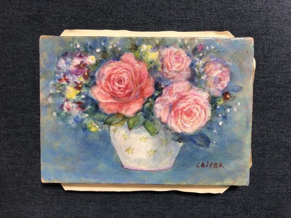 くすみ色の薔薇の絵」 by 渡瀬千華｜Artmeter｜暮らしを彩るアートが