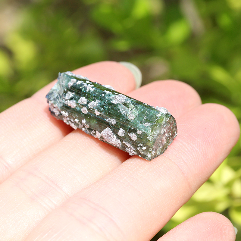 大きな水晶ポイント+レピドライト×グリーントルマリン共生