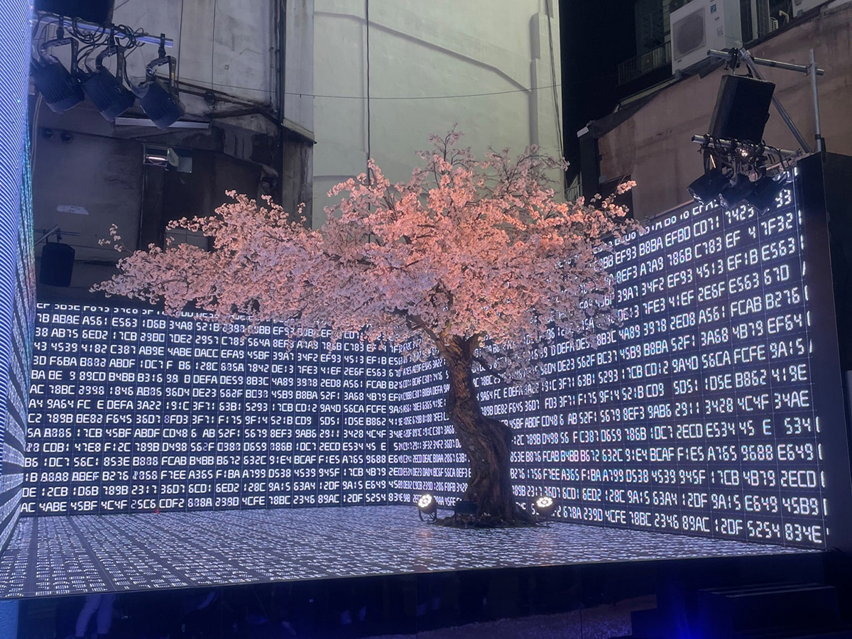 桜の木造形ディスプレイ｜美術製作・美術施工プロデュースの(株)アルチザン