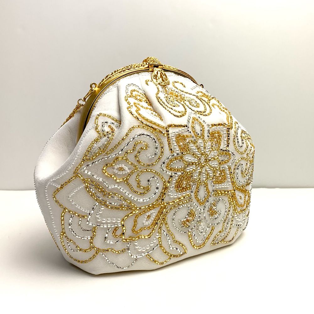 可憐なガラスビーズの丸形バッグ【白】 | arakawa ONLINE SHOP