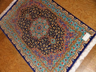 絨毯クムシルク手織り