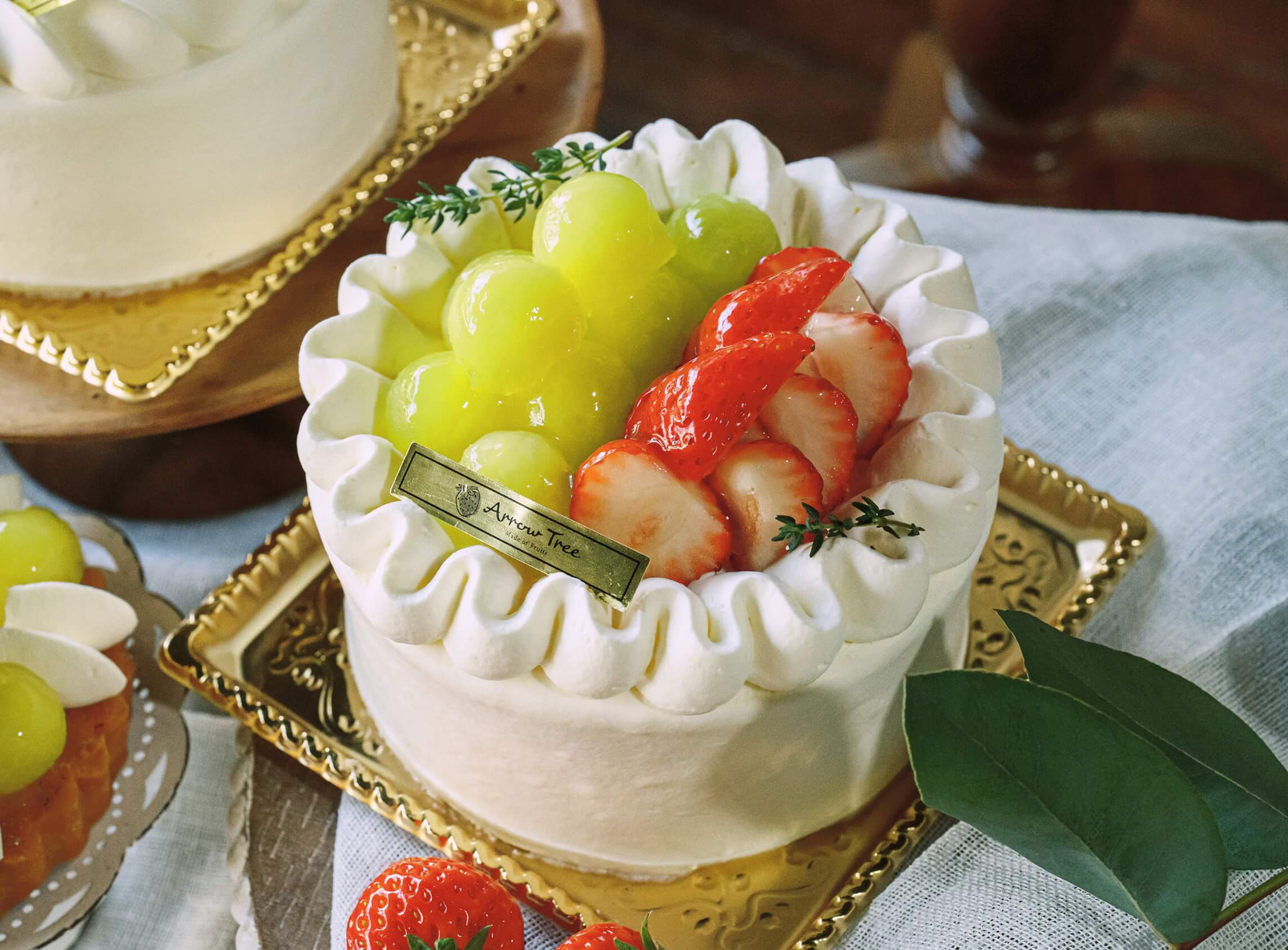 新商品】とろける贅沢、静岡県産マスクメロンのケーキコレクション