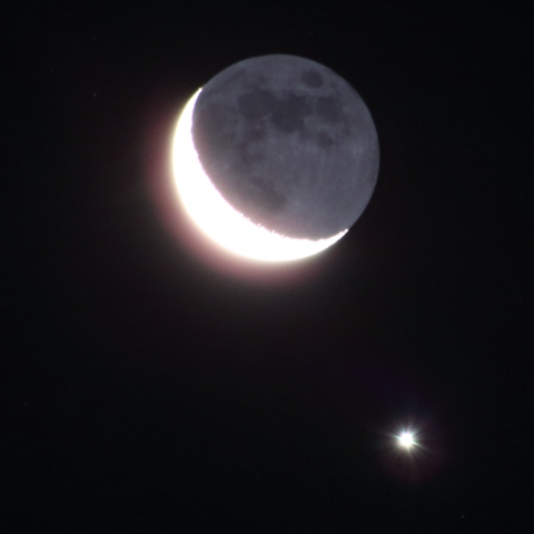 特集 2019年1月2日 細い月と金星の大接近 - 天体写真ギャラリー