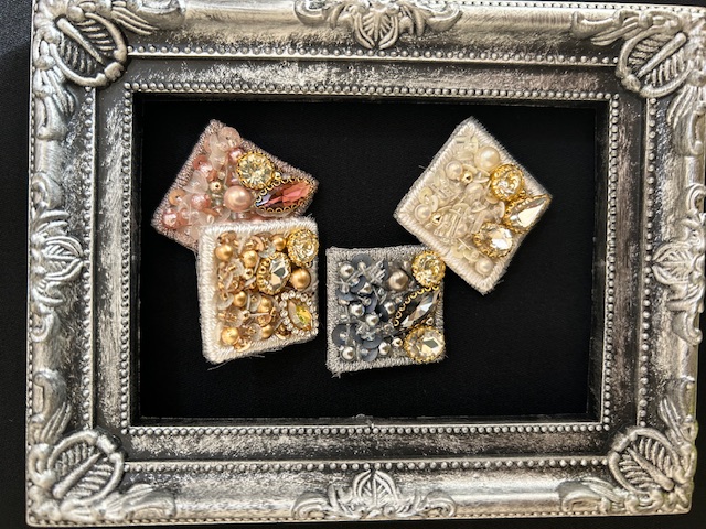 オートクチュール刺繍の四角ブローチ | くずは教室 | 朝日カルチャー