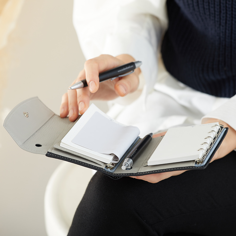 モンブラン ノート ミディアム コルテッチャレザー ウォームグレー