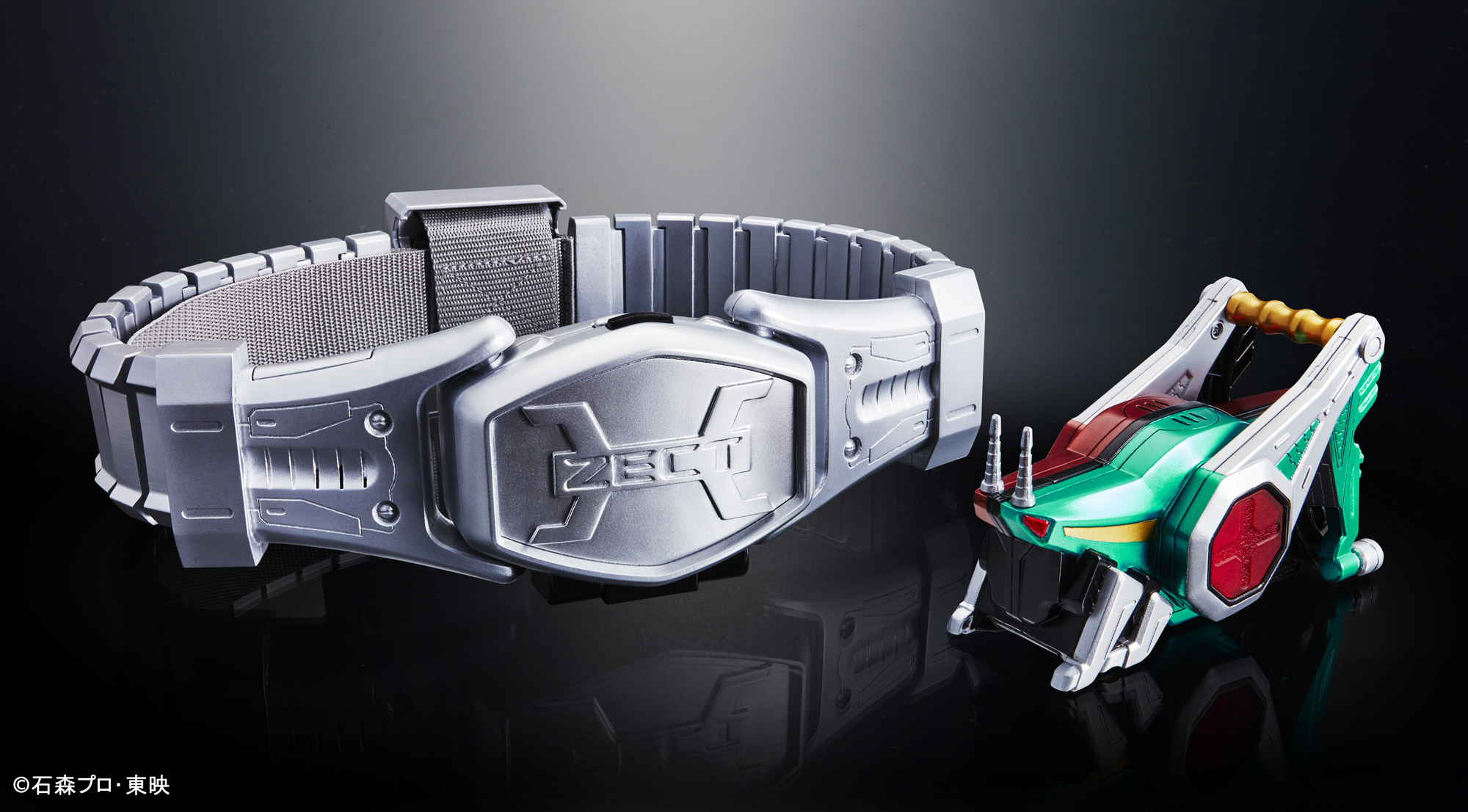 仮面ライダーカブト」地獄兄弟の変身ベルトが 大人向けにハイスペック