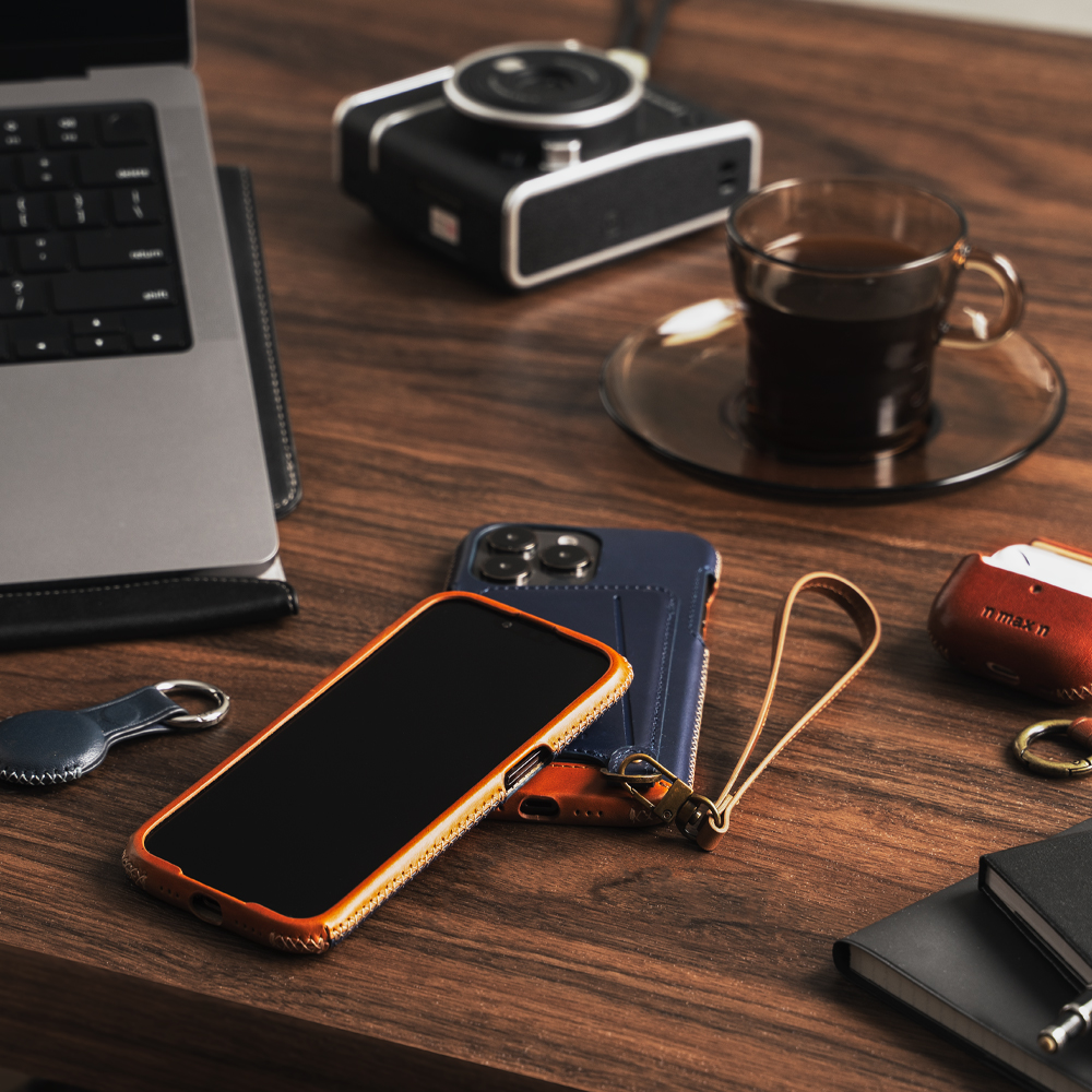 台湾セレブに圧倒的支持！最高品質の本革を使用した iPhoneケースが