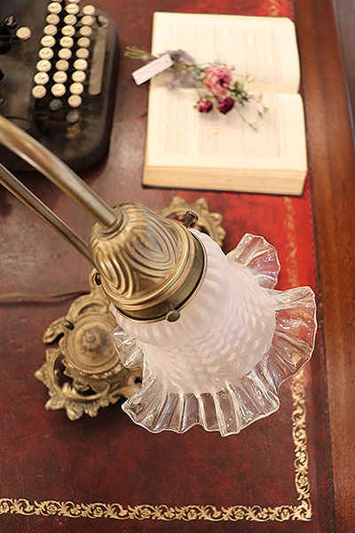 antique & Vintage furniture at's(アッツ)□ / インク壺の台座 スワン