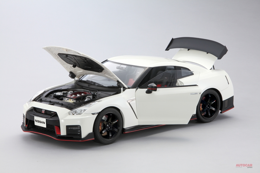 週刊「NISSAN GT-R NISMO」創刊 1:8スケール デアゴスティーニ