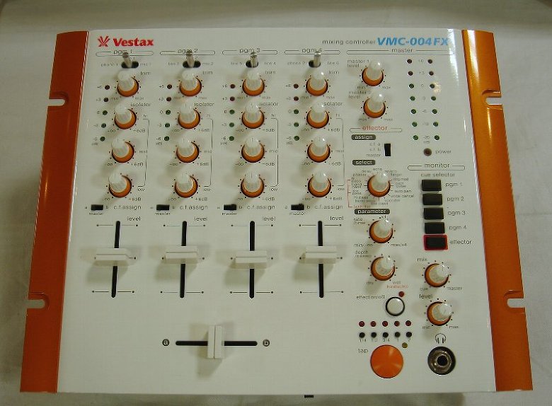 DJミキサー】Vestax VMC-004 FX ジャンク 本体のみ For Parts Vestax