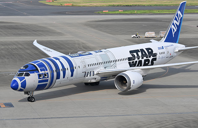 R2-D2 バブルマシン ANAのスター・ウォーズ特別塗装機が終了へ。R2-D2