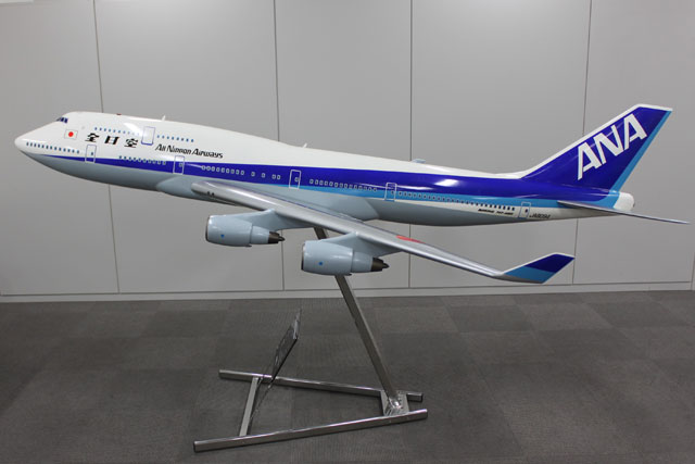 ANA 飛行機模型 JA8958 箱なし NH20129 1:200 BOEING 747-400 JA8958