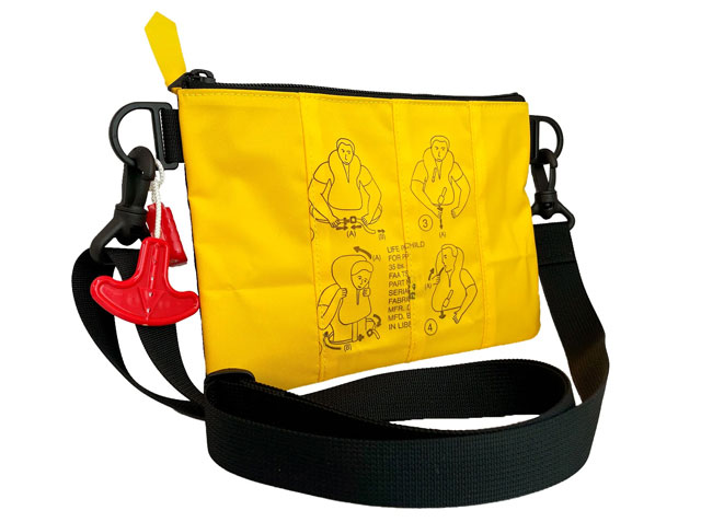 JAL、廃棄ライフベストで作ったサコッシュ