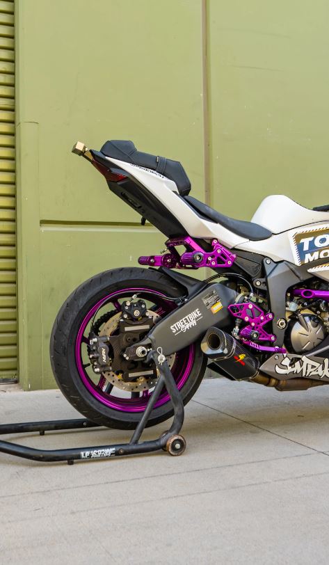 ZX-6R (03-04) 好きなポジションに設定できるアルミサブケージ｜AxxL