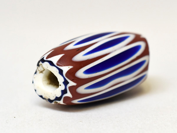 2212】ANTIQUEヴェネチア6層ブルーシェブロン管型大玉2,とんぼ玉