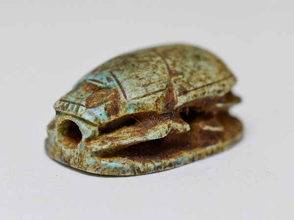 古代エジプトファイアンス製スカラベ(フンコロガシ)刻女王 印章 紀元前